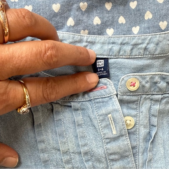 Girls Tops Clothing Lot Size 3T-4T - H&M, Carter’s, Uniqlo, Disney - Picture 9 of 9